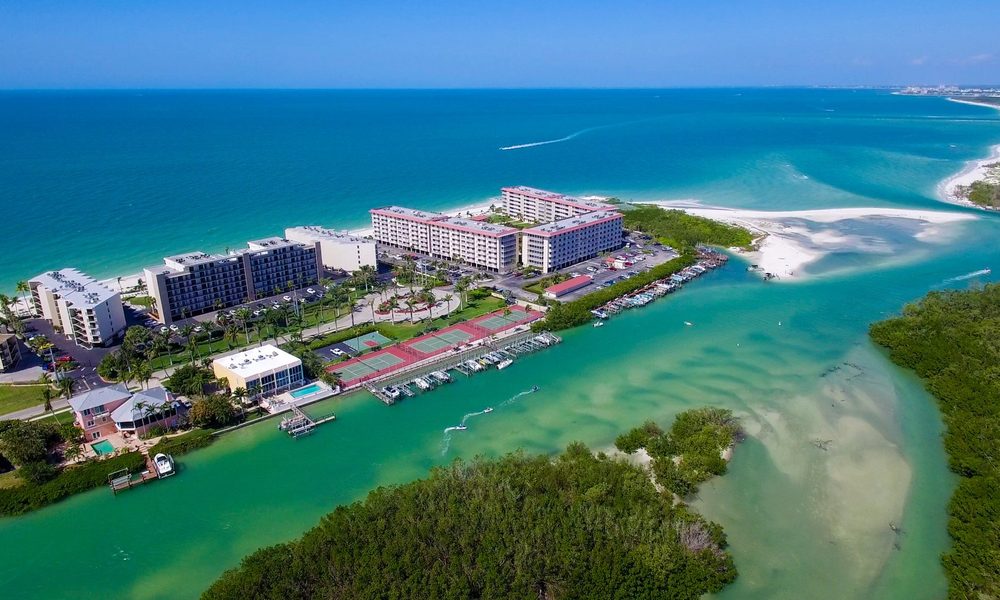 Pelican Landing — community guide photo